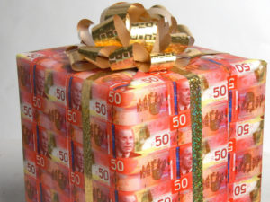 gift box with money cover