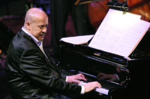 Hilario Durán playing piano